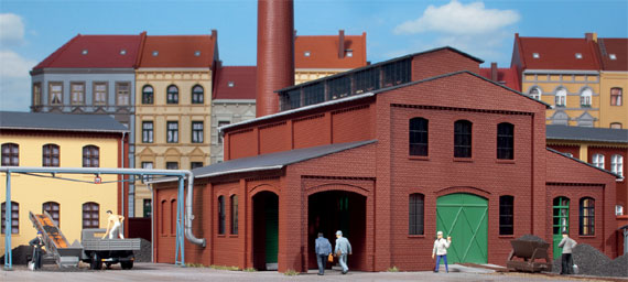 Edificio caldaia con ciminiera