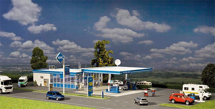 Distributore di benzina ARAL