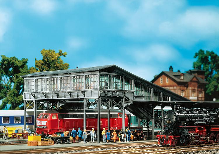 Ponte sulla panchina ferroviaria