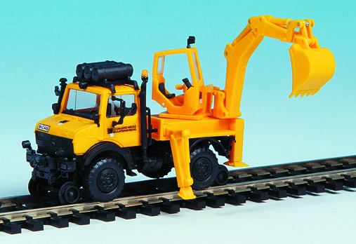 UNIMOG SU ROTAIE CON GRU