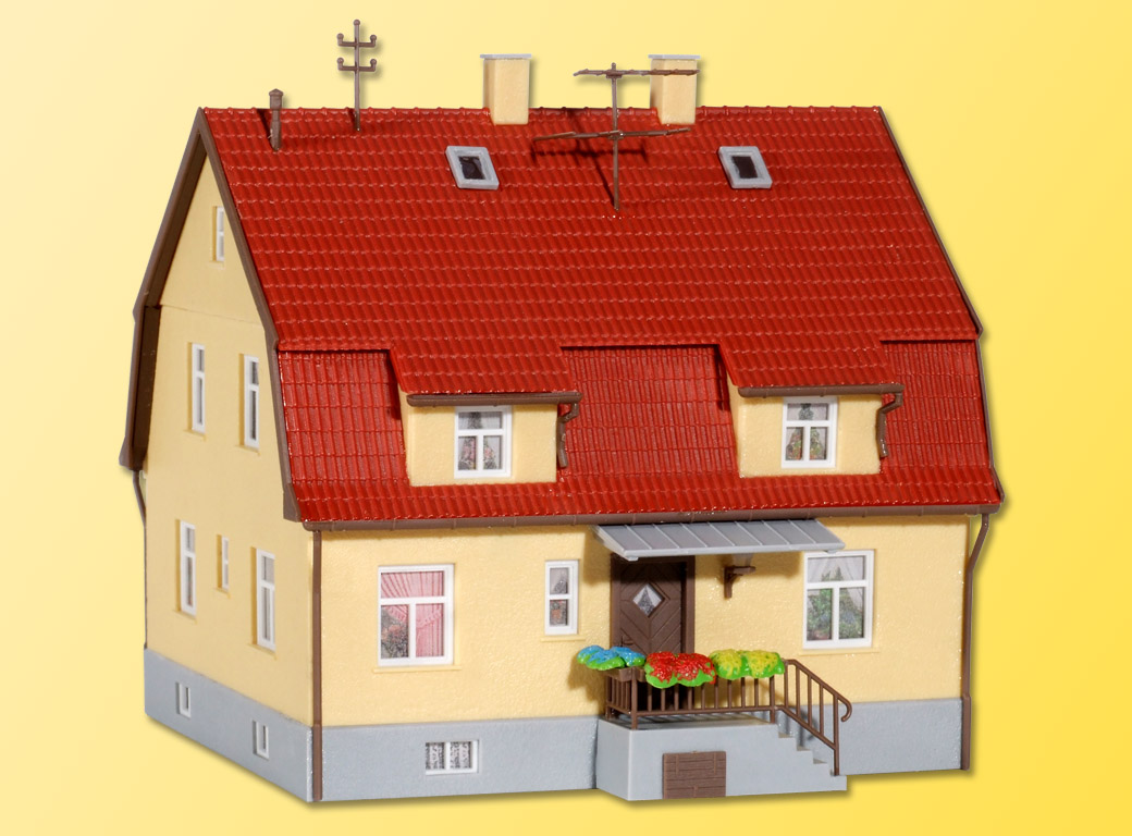 CASA CON MANSARDA