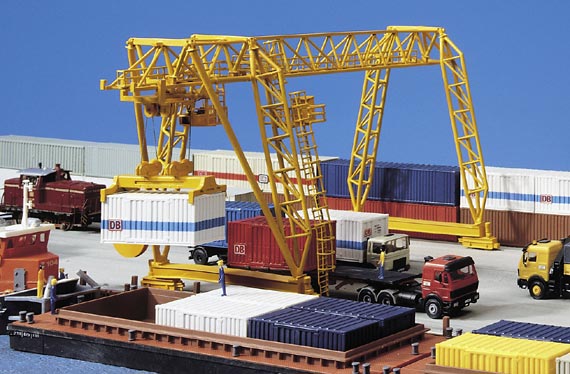 PONTE GRU x CONTAINER