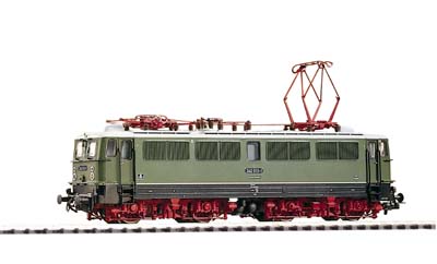 LOCOMOTORE BR 242 DR
