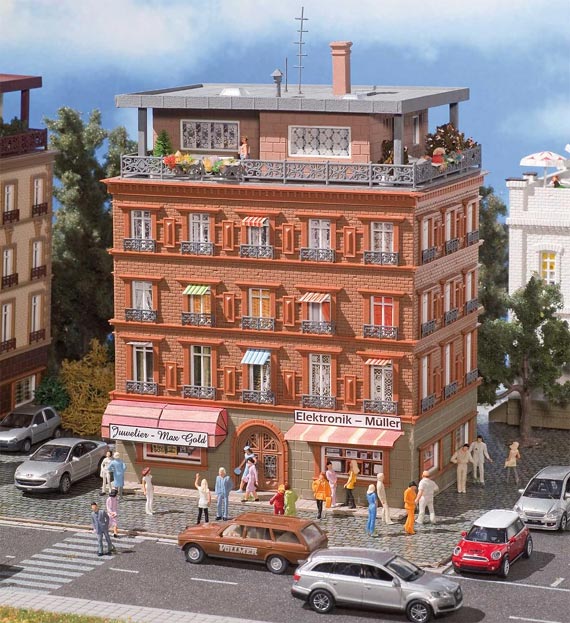 Edificio con attico