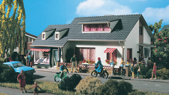 Casa con negozio