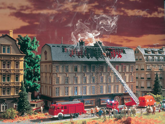 Ufficio delle imposte incendiato