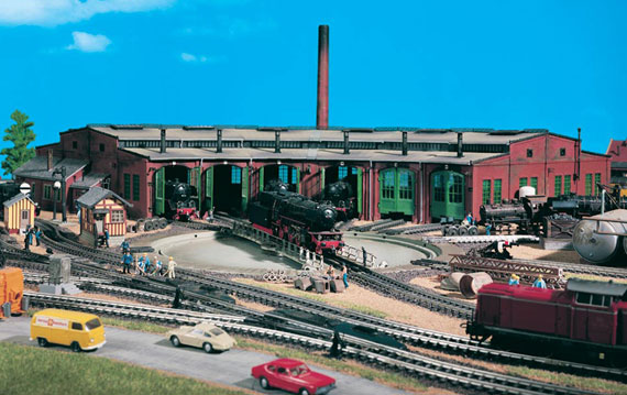Rimessa locomotive circolare a 6 binari