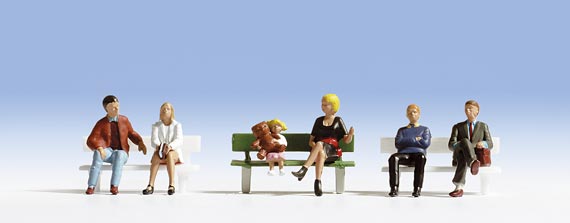 PERSONE SEDUTE-CON PANCHINA-